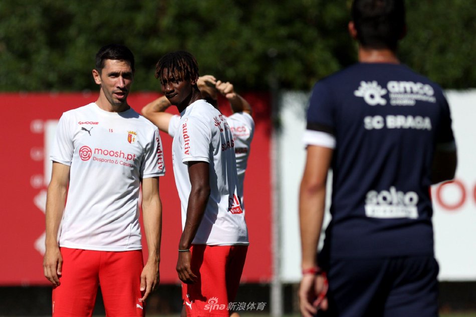 场迎战切尔 场迎战切尔